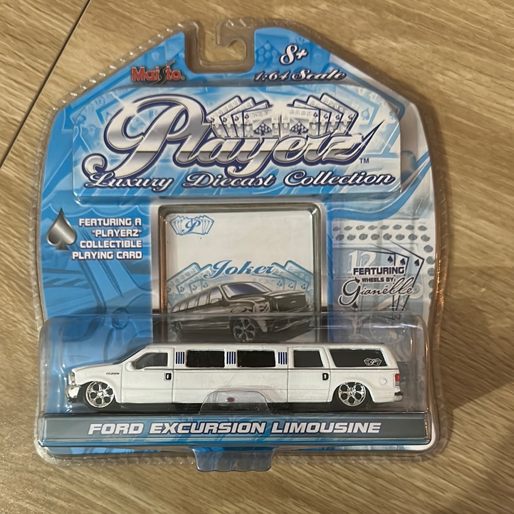 White Ford Excursion Limousine Diecast Model